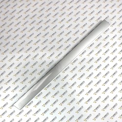 Srebrne wykończenie prawej strony Advena