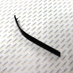 Przednie prawe wykończenie boczne czarne Advena