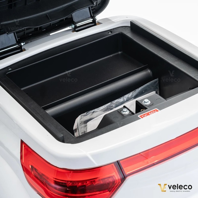 Veleco CRISTAL: 3-Rad-Elektromobil mit vollständiger LED-Beleuchtung