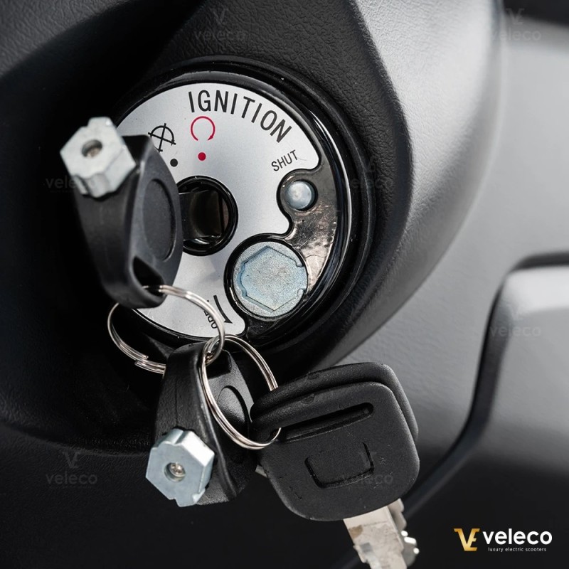 Veleco CRISTAL: 3-Rad-Elektromobil mit vollständiger LED-Beleuchtung