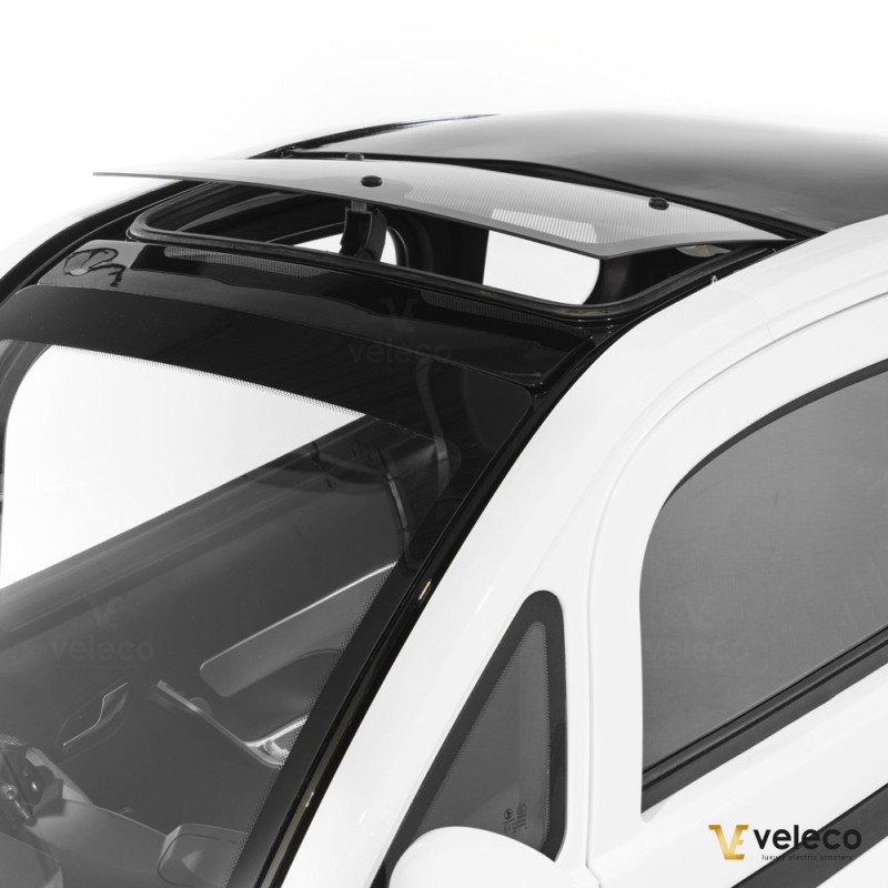 Veleco ADVENA: 2-Sitzer-Elektromoped im geschlossenen Karosserie-Design