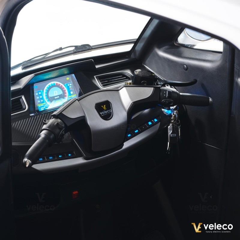 Veleco ADVENA: 2-Sitzer-Elektromoped im geschlossenen Karosserie-Design